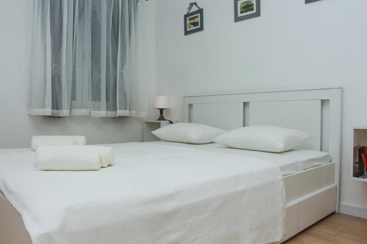 Ghetto Apartment Primošten Екстериор снимка