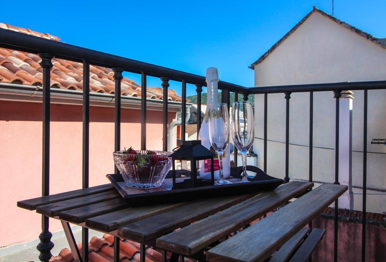 Ghetto Apartment Primošten Екстериор снимка